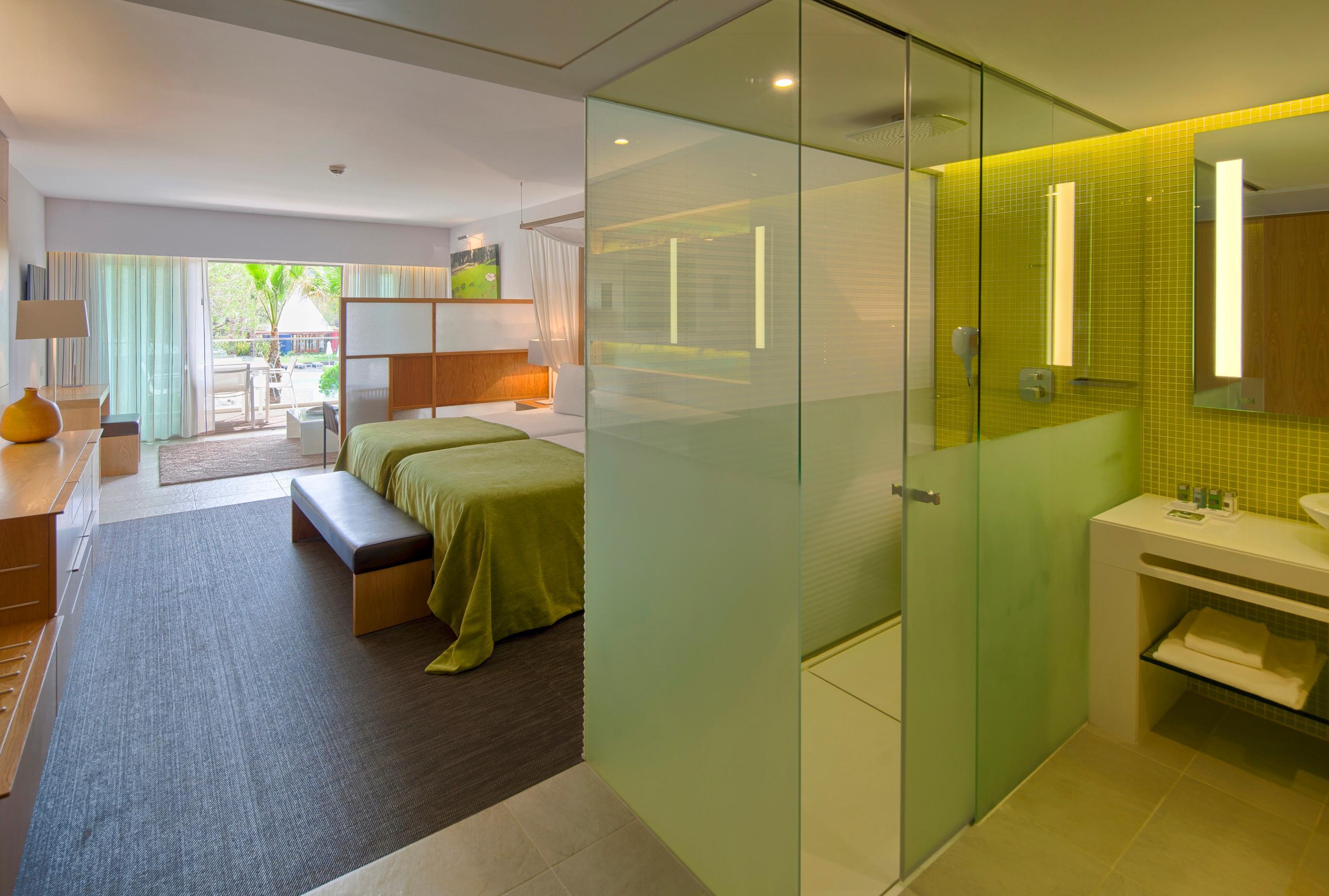 Epic Sana Algarve Hotel Albufeira Dış mekan fotoğraf A room at the hotel