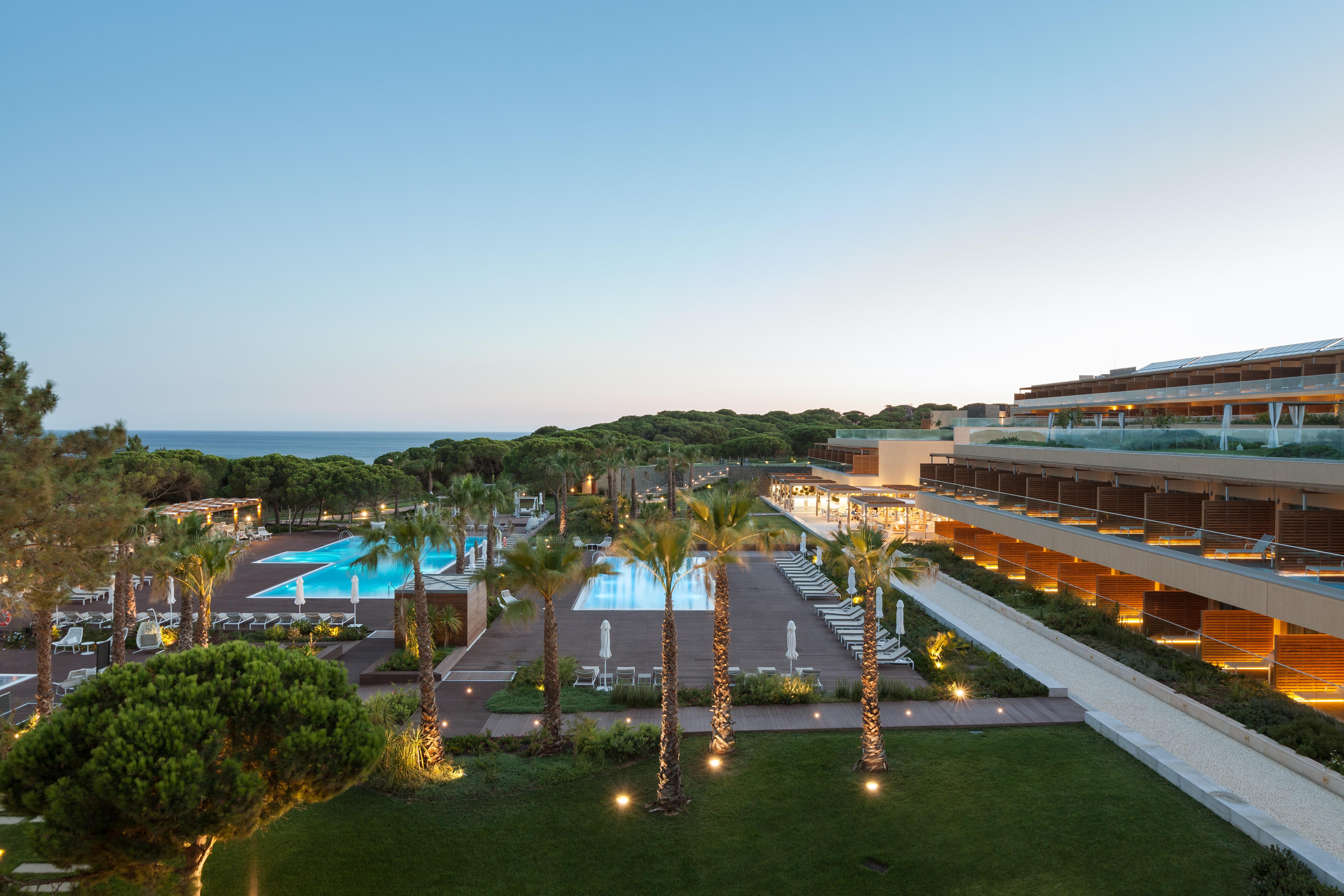 Epic Sana Algarve Hotel Albufeira Dış mekan fotoğraf The resort at night