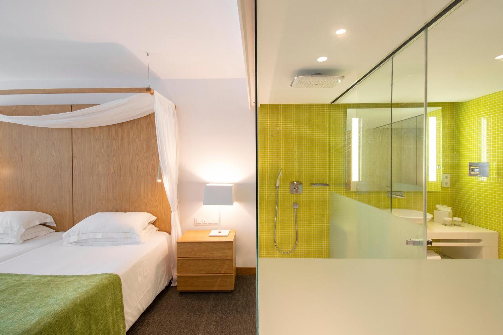 Epic Sana Algarve Hotel Albufeira Oda fotoğraf A room at the hotel